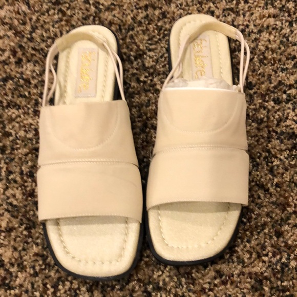 Fabulaire Shoes - Fabulaire Tan Sandals